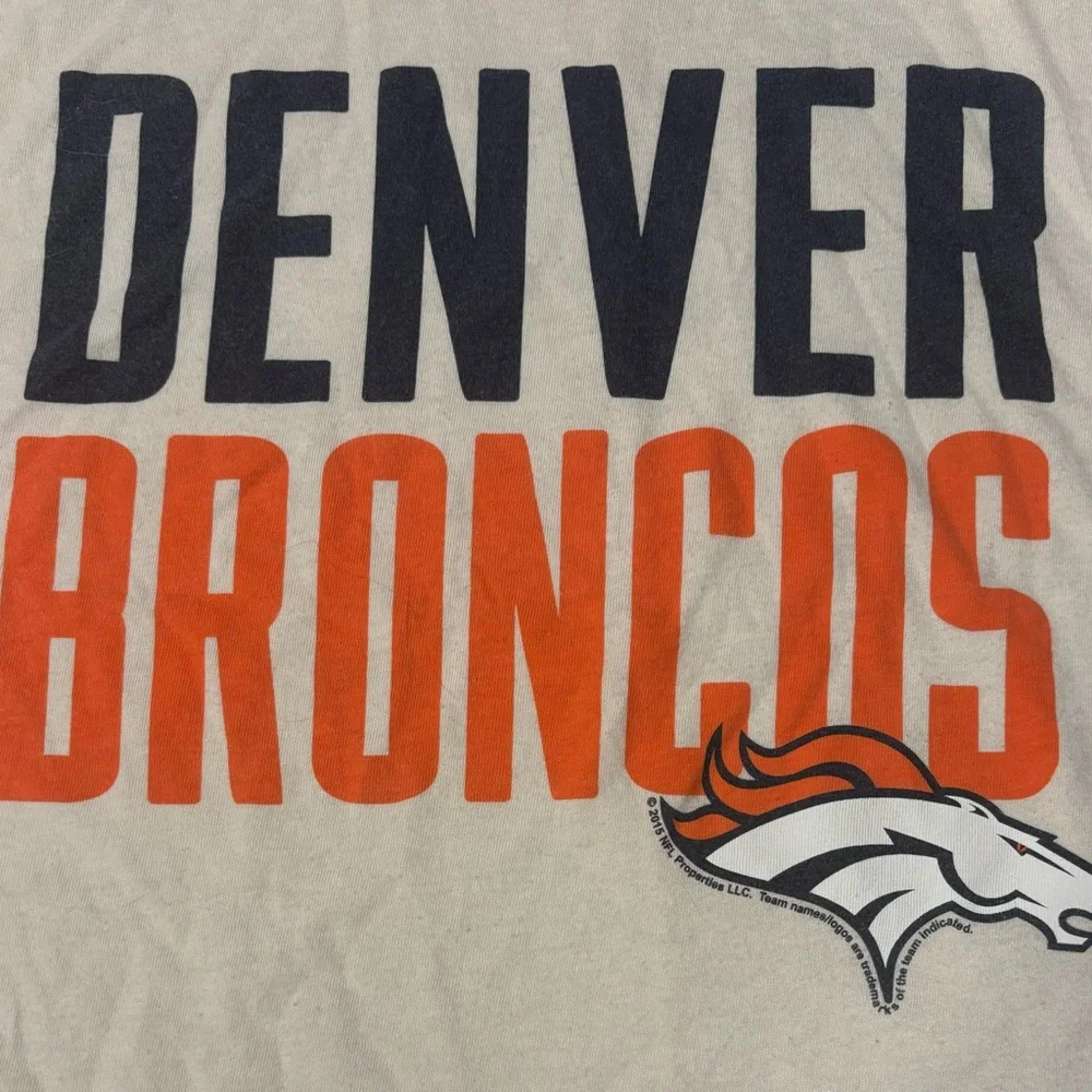Denver Broncos Women’s NFL shirt- size S - Picture 3 of 5